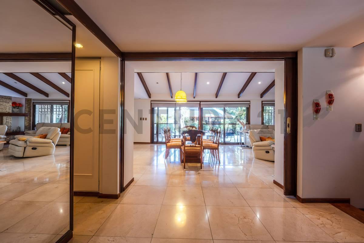 Foto de VENTA CASA CHALET 4 AMBIENTES CASTELAR NORTE QUINCHO PISCINA JARDIN, imagen 3