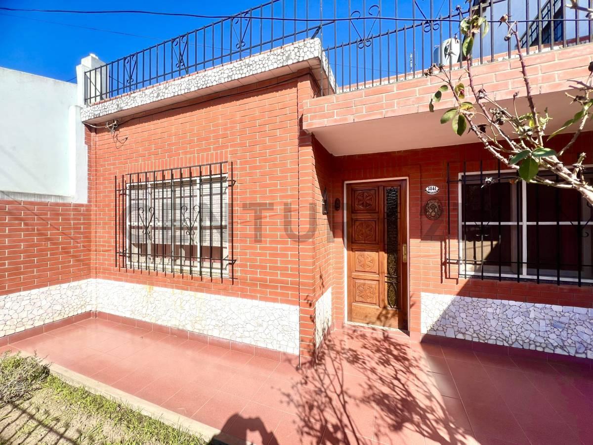 Foto de VENTA CASA MULTIFAMILIAR CON COCHERA. + DEPARTAMENTO A ESTRENAR, imagen 1