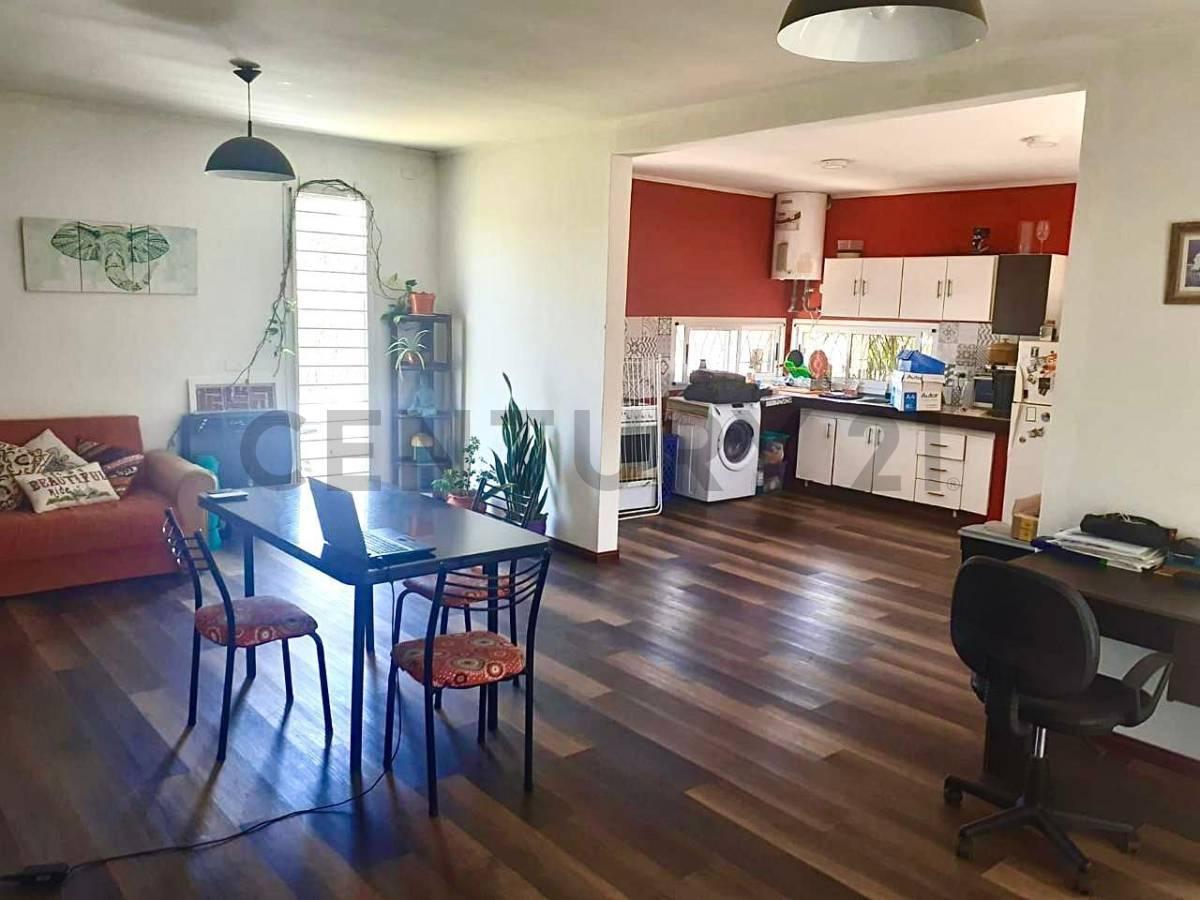 Foto de VENTA CASA 3 AMBIENTES FCO ALVAREZ AMPLIO LOTE, imagen 3