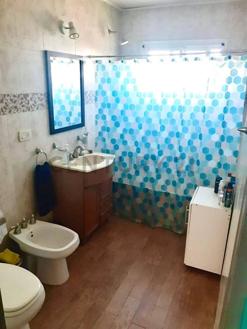 Foto de VENTA CASA 3 AMBIENTES FCO ALVAREZ AMPLIO LOTE, imagen 5
