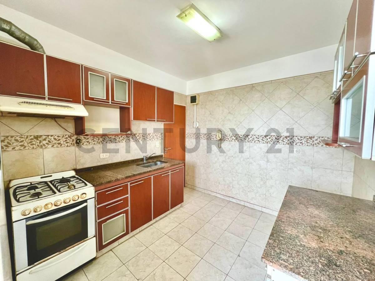 Foto de VENTA DEPARTAMENTO 4 AMB C/ COCHERA - V. TESEI - APTO CREDITO, imagen 5