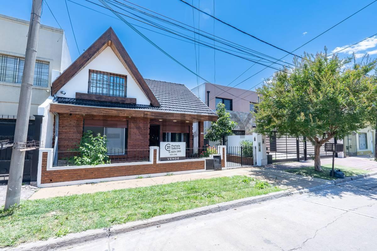 Foto de VENTA CASA 4 AMBIENTES CASTELAR NORTE APTO CREDITO, imagen 3