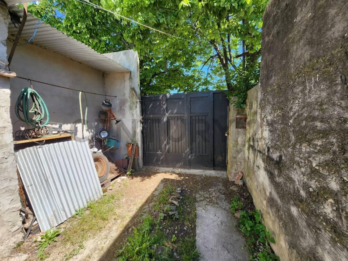 Foto de venta lote con mejora en merlo 10 x 22 con galpon de 50m2 porton, imagen 5