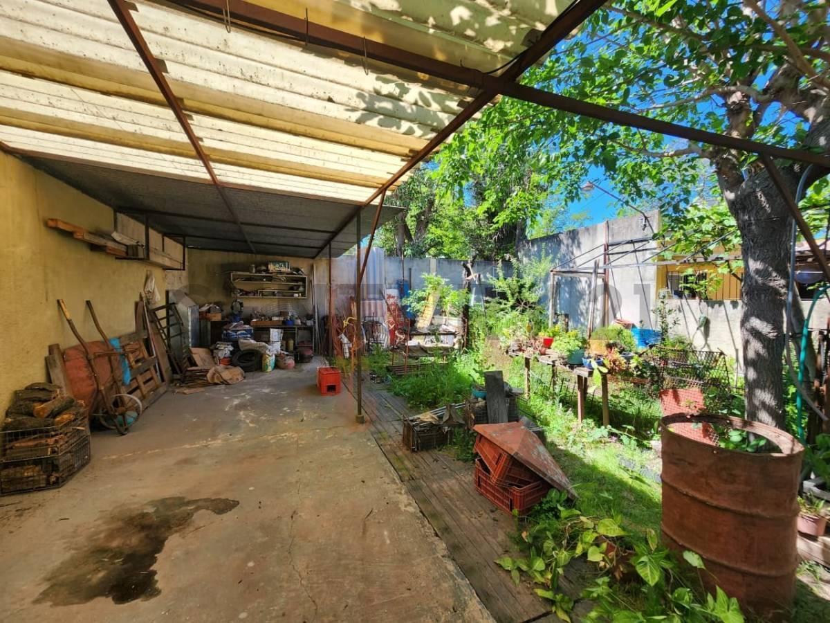 Foto de venta lote con mejora en merlo 10 x 22 con galpon de 50m2 porton, imagen 3