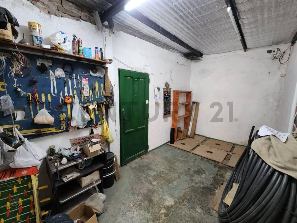 Foto de venta lote con mejora en merlo 10 x 22 con galpon de 50m2 porton, imagen 4