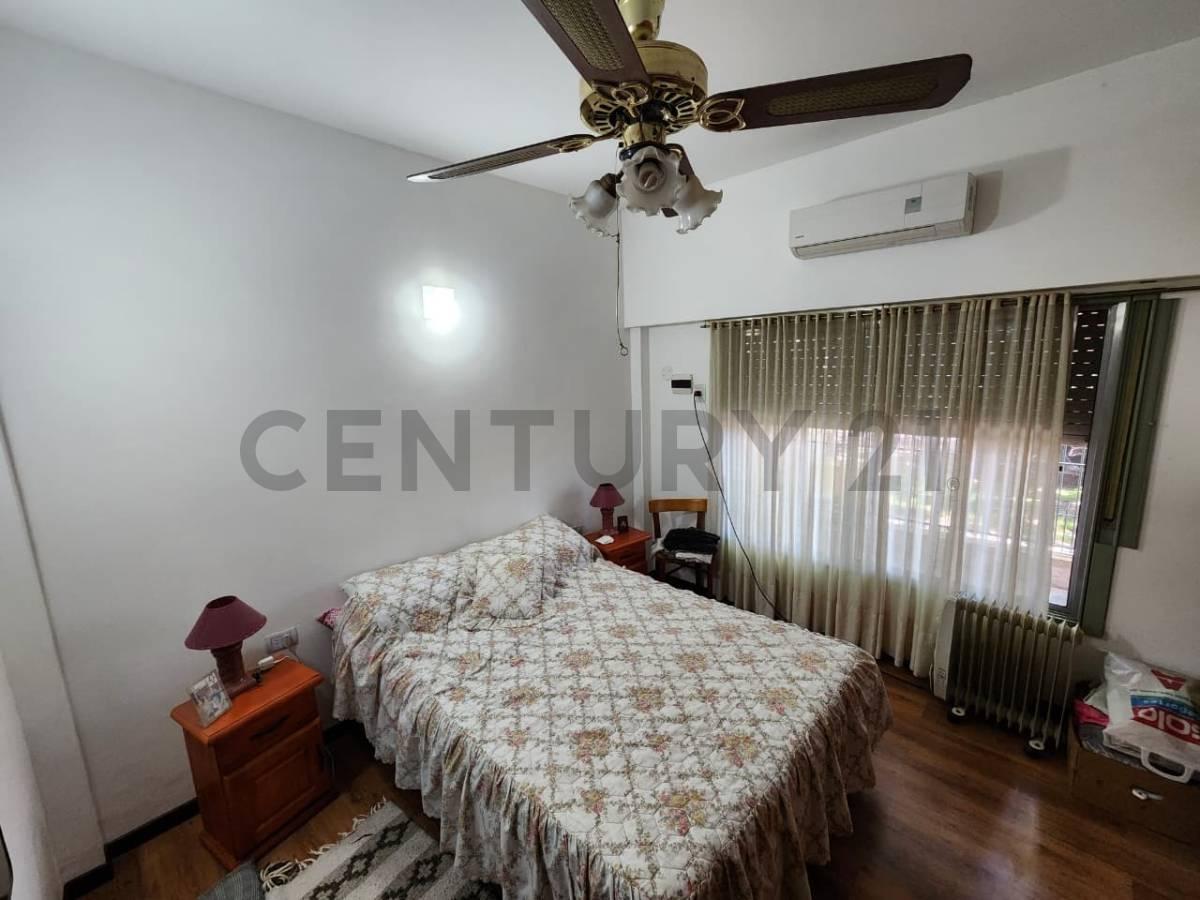 Foto de venta casa multifamiliar en merlo excelente ubicación 3 casas en 1 con, imagen 2