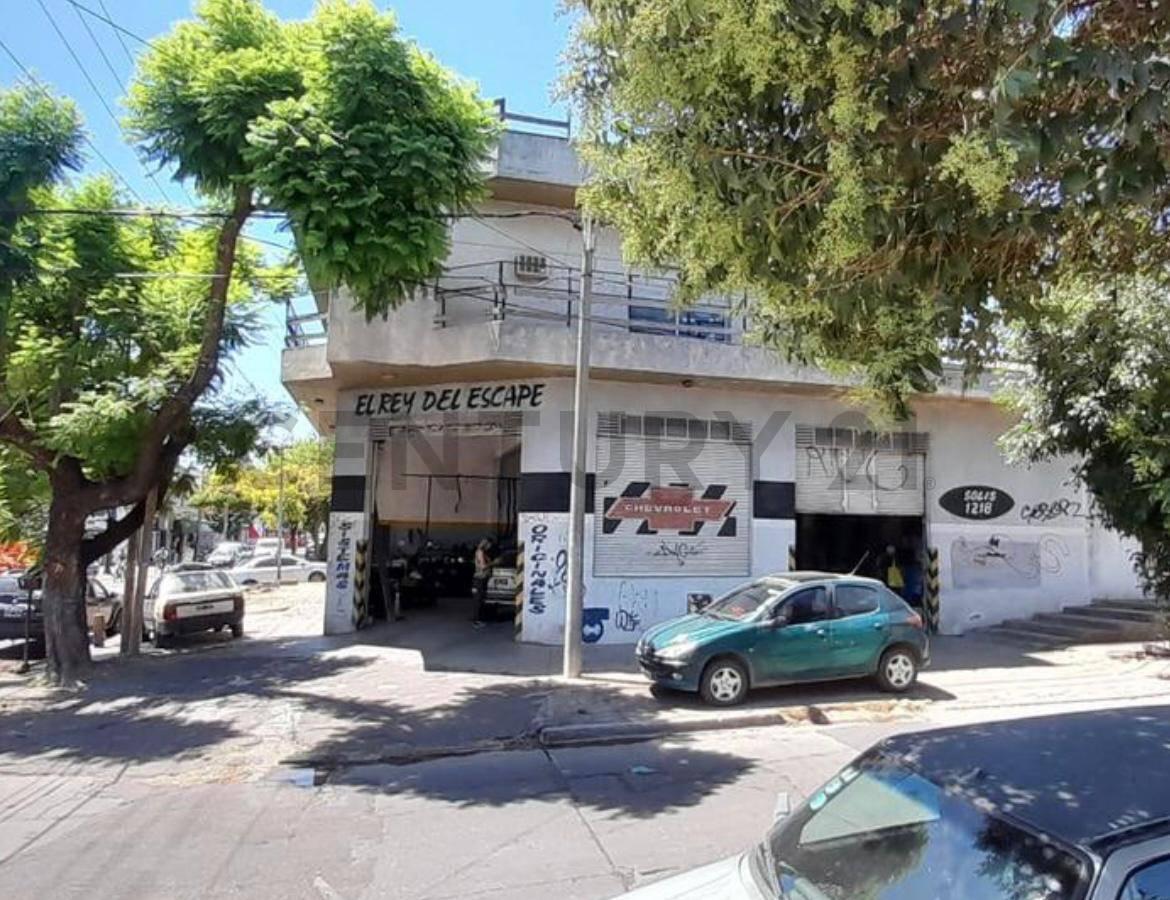 Foto de VENTA LOCAL COMERCIAL + DEPARTAMENTO DE 4 AMBIENTES EN UBICACION, imagen 1