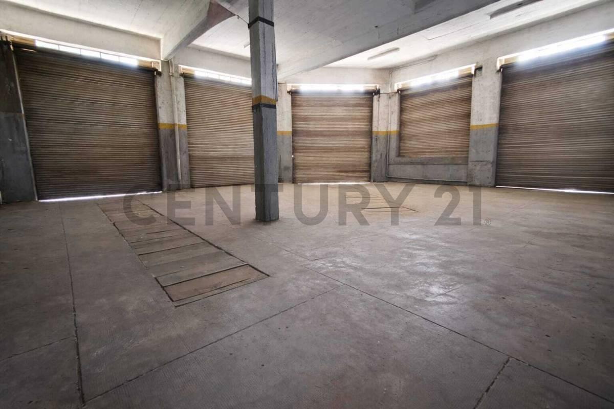 Foto de VENTA LOCAL COMERCIAL + DEPARTAMENTO DE 4 AMBIENTES EN UBICACION, imagen 3