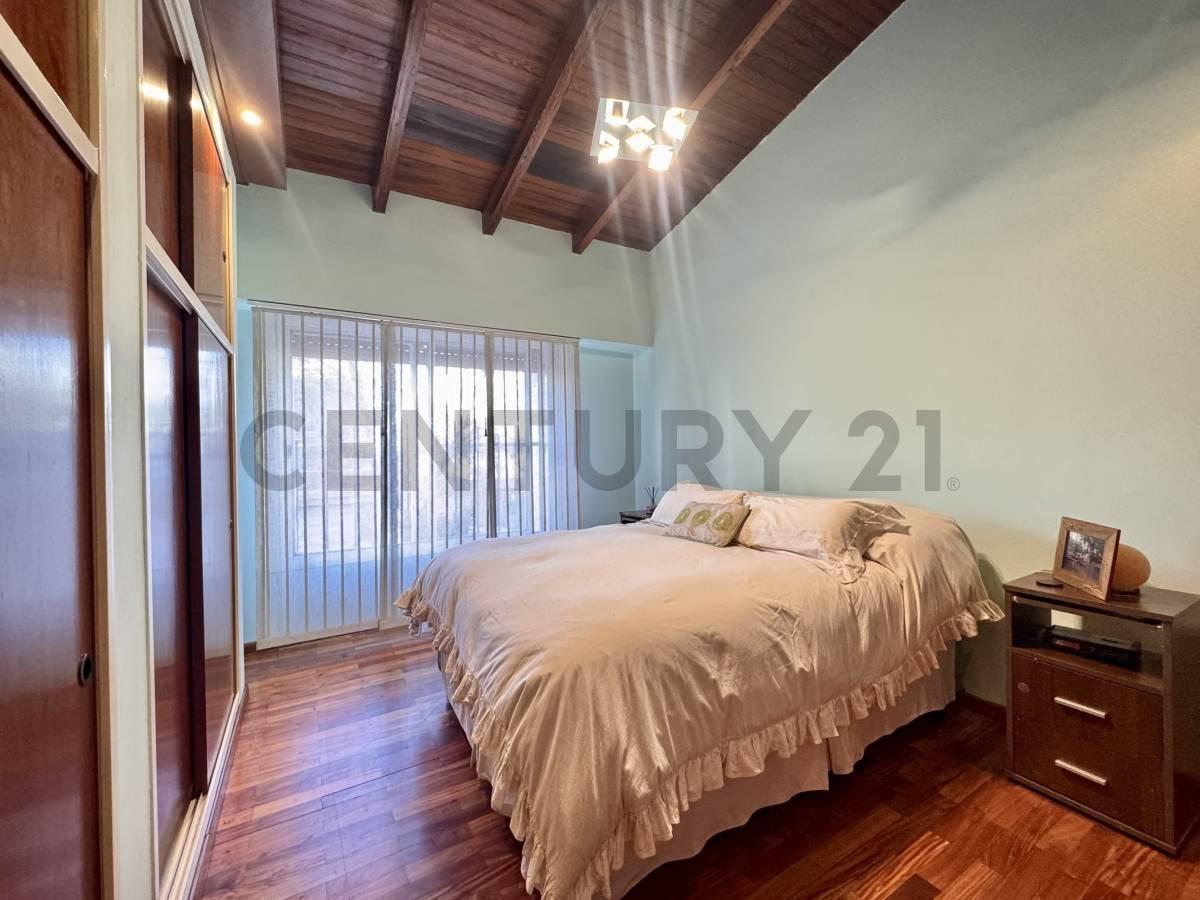 Foto de DUPLEX 4 AMBIENTES CON COCHERA EN VENTA EN CENTRO DE CASEROS, imagen 3