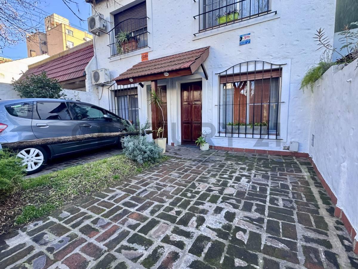 Foto de DUPLEX 4 AMBIENTES CON COCHERA EN VENTA EN CENTRO DE CASEROS, imagen 1