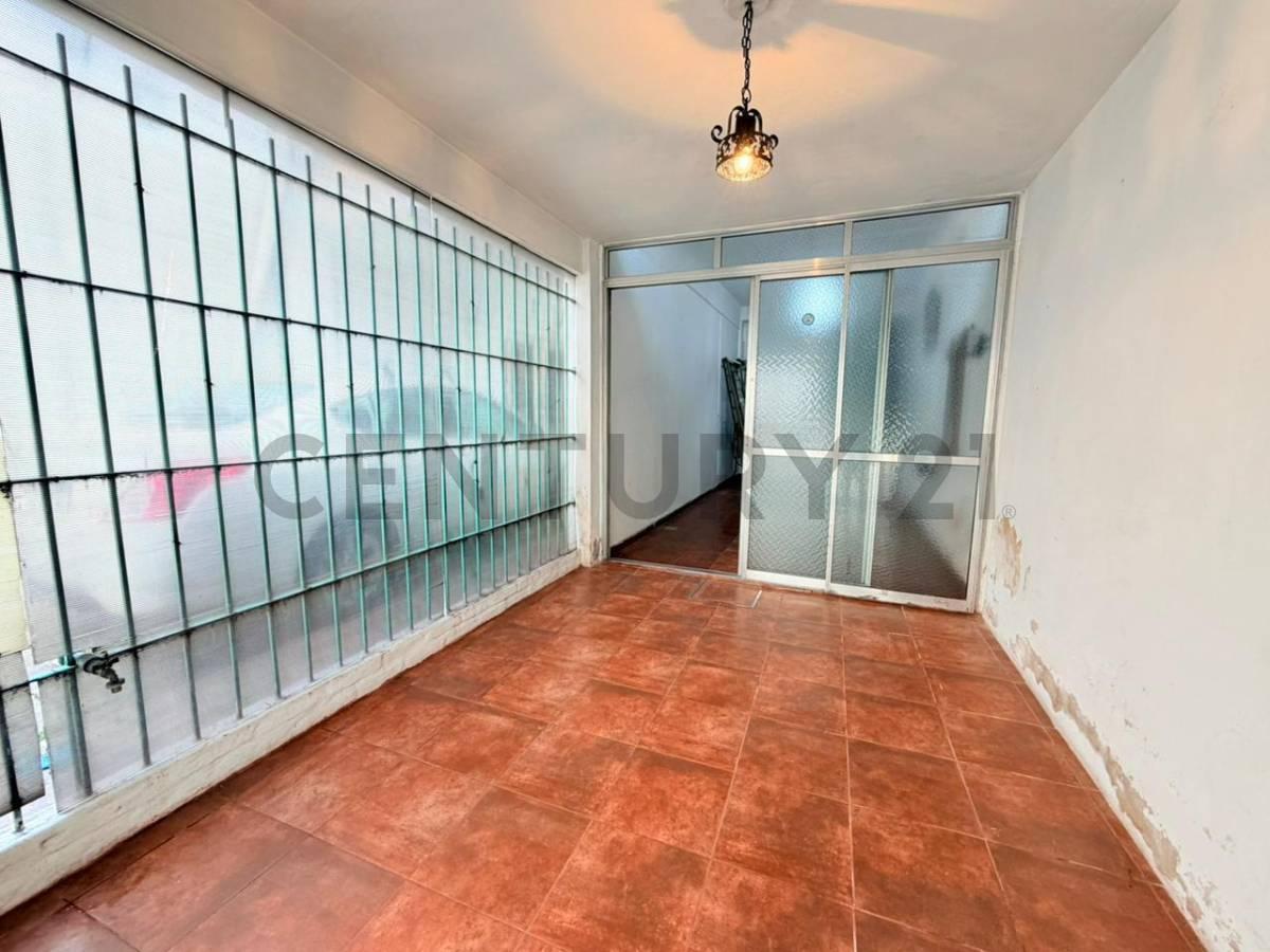 Foto de VENTA PH 3 AMBIENTES VILLA TESEI PATIO ACCESO OESTE A RECICLAR APTO, imagen 1