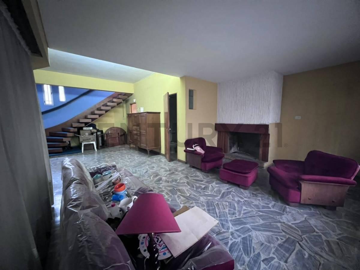 Foto de VENTA CASA 4 AMBIENTES CASTELAR NORTE COCHERA PARQUE, imagen 1