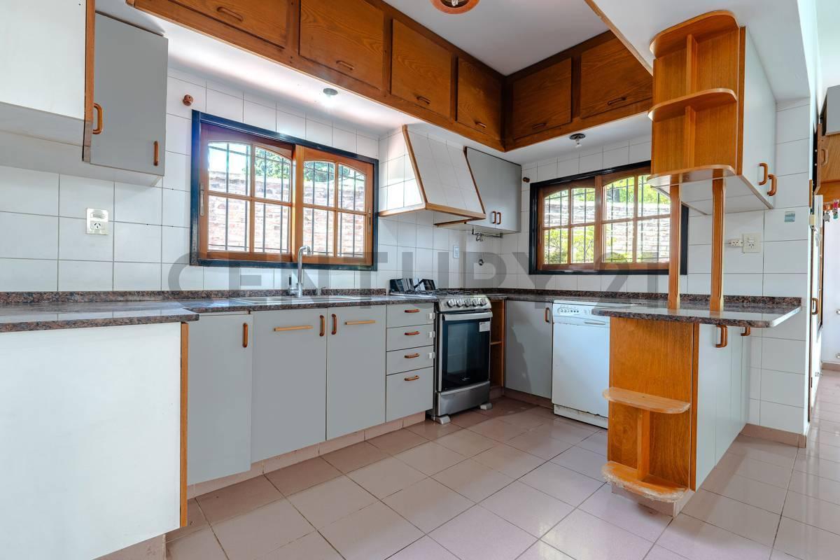 Foto de VENTA CASA 5 AMB JARDIN QUINCHO PILETA 1500M2 PARQUE LELOIR PERMUTA, imagen 5