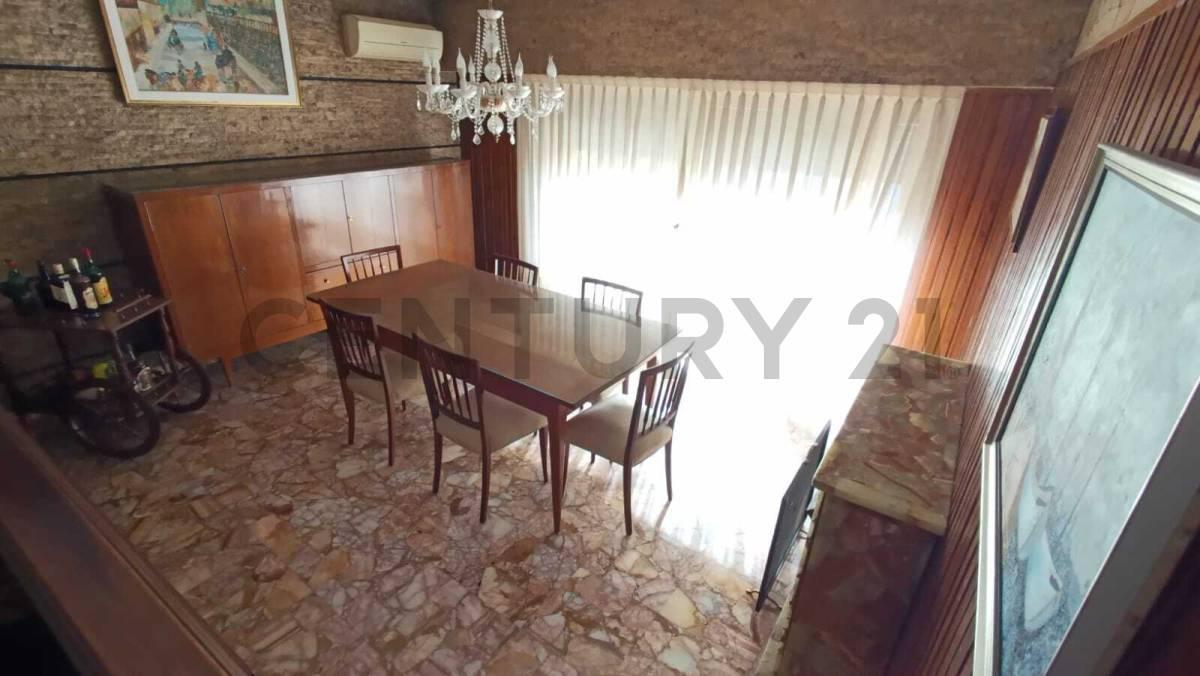 Foto de Venta 2 Casas independientes con garaje y azotea Flores, imagen 3