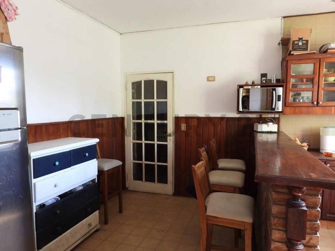Foto de VENTA CASA 5 AMBIENTES CASTELAR NORTE JARDIN PILETA, imagen 5