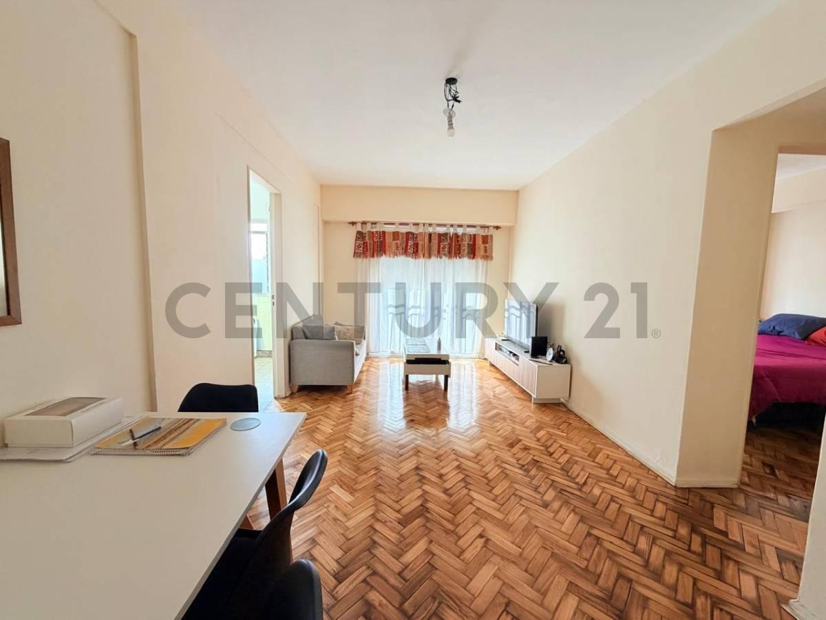 Foto de VENTA DEPARTAMENTO 2 AMBIENTES LINIERS COCHERA, imagen 4