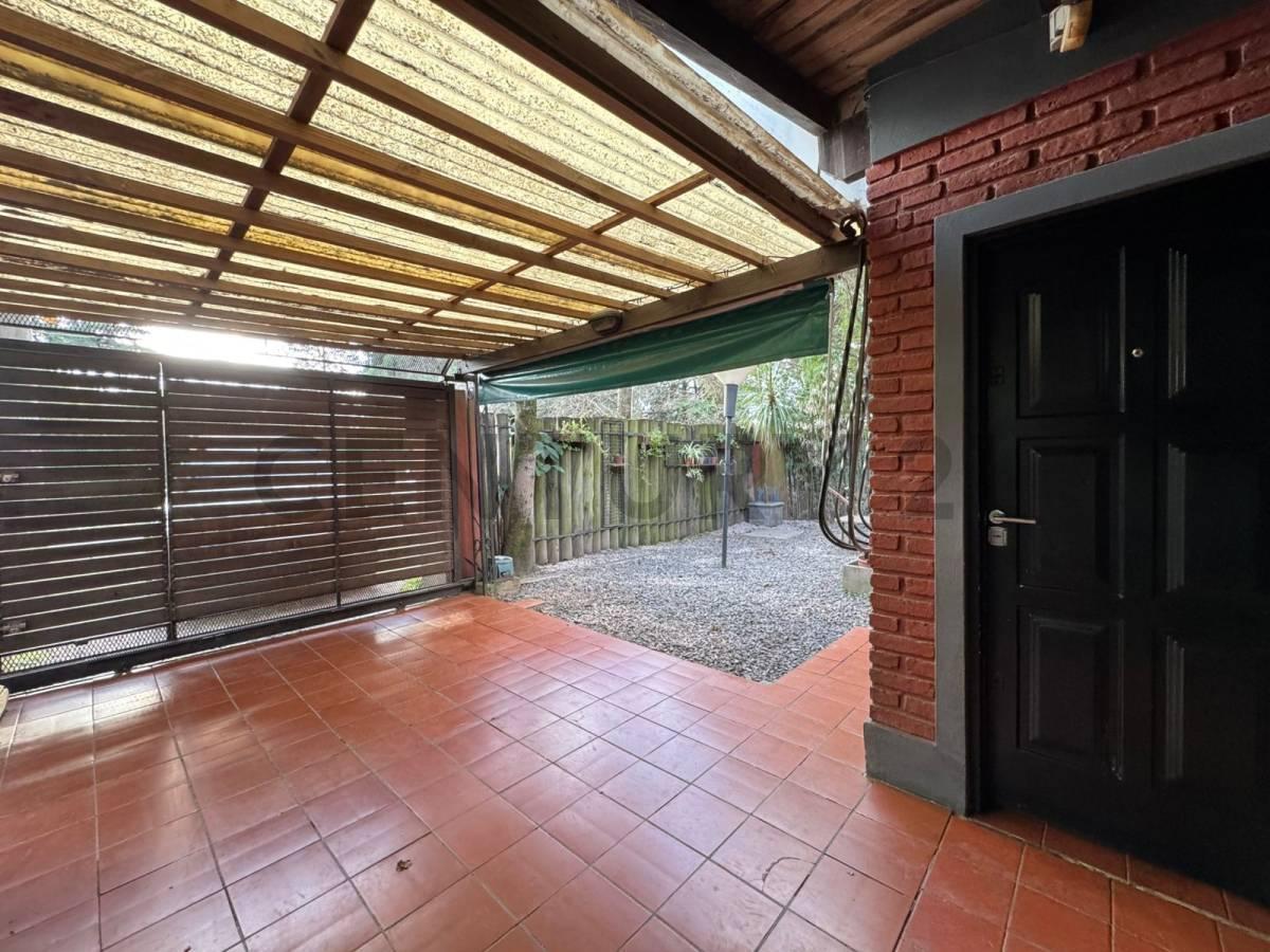 Foto de CASA EN VENTA 4 AMBIENTES PARQUE LELOIR CON JARDIN PILETA APTA CREDITO, imagen 4