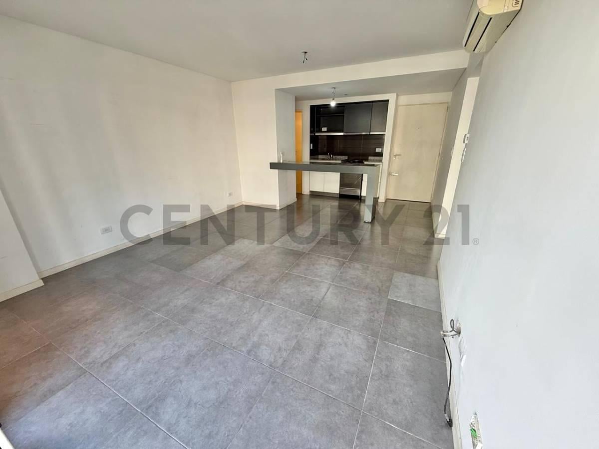 Foto de VENTA DEPARTAMENTO CASTELAR CENTRO 2 AMBIENTES, imagen 3