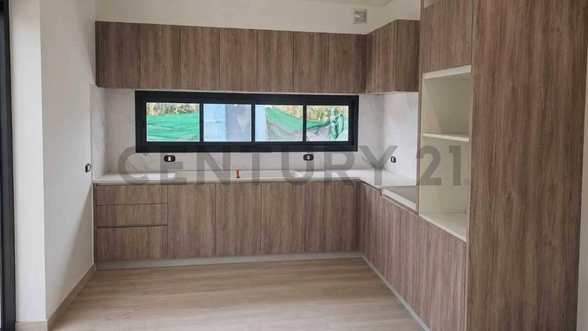 Foto de VENTA CASA 5 AMBIENTES BARRIO NORTE EL CANTÓN ESCOBAR PILETA VISTA AL, imagen 4