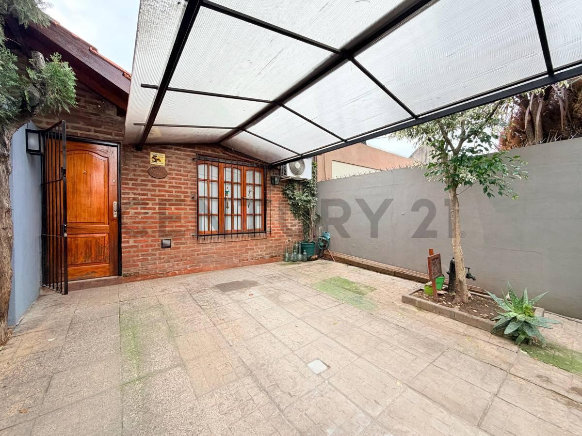 Foto de VENTA DUPLEX PH 3 AMBIENTES CASTELAR COCHERA PATIO, imagen 3