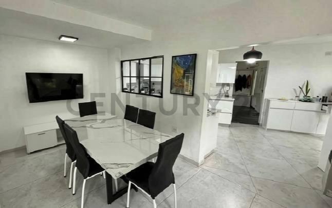 Foto de VENTA CASA 4 AMBIENTES HARAS MARIA EUGENIA PARQUE PILETA COCHERA, imagen 4