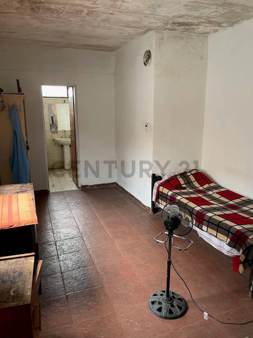 Foto de venta casa multifamiliar 5 ambientes en total Moron, imagen 3