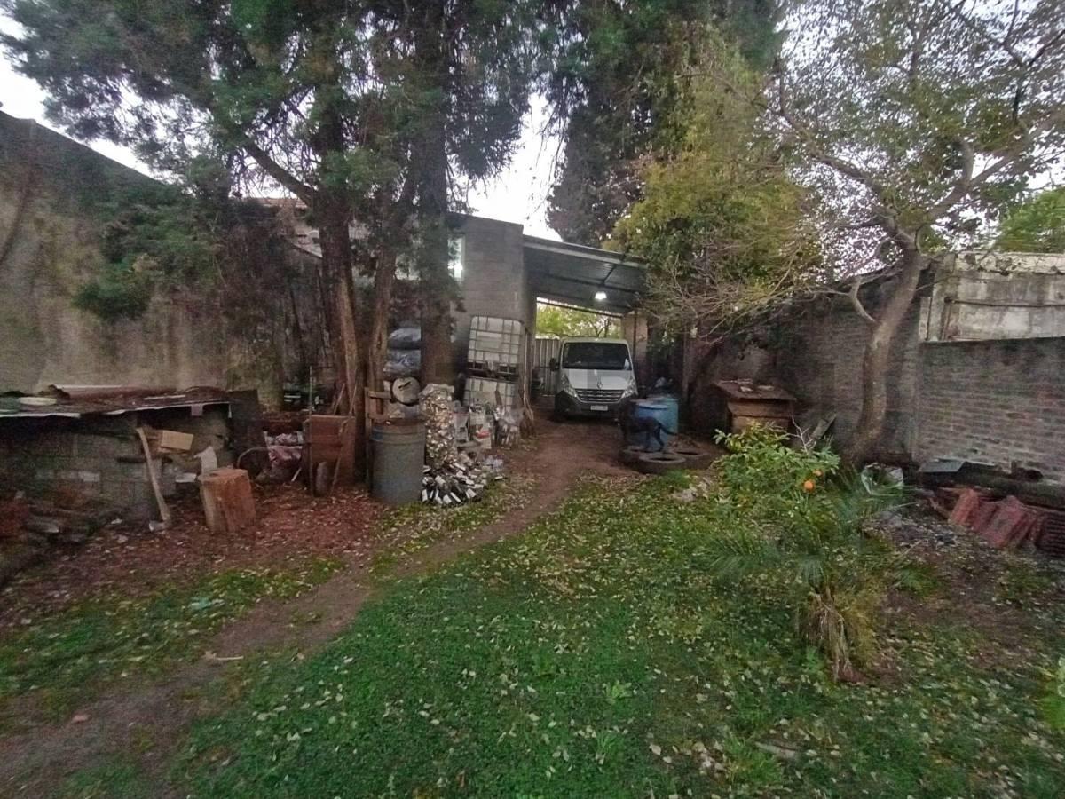 Foto de Venta de lote con galpón en Castelar sur, Morón. Ubicada sobre un, imagen 1