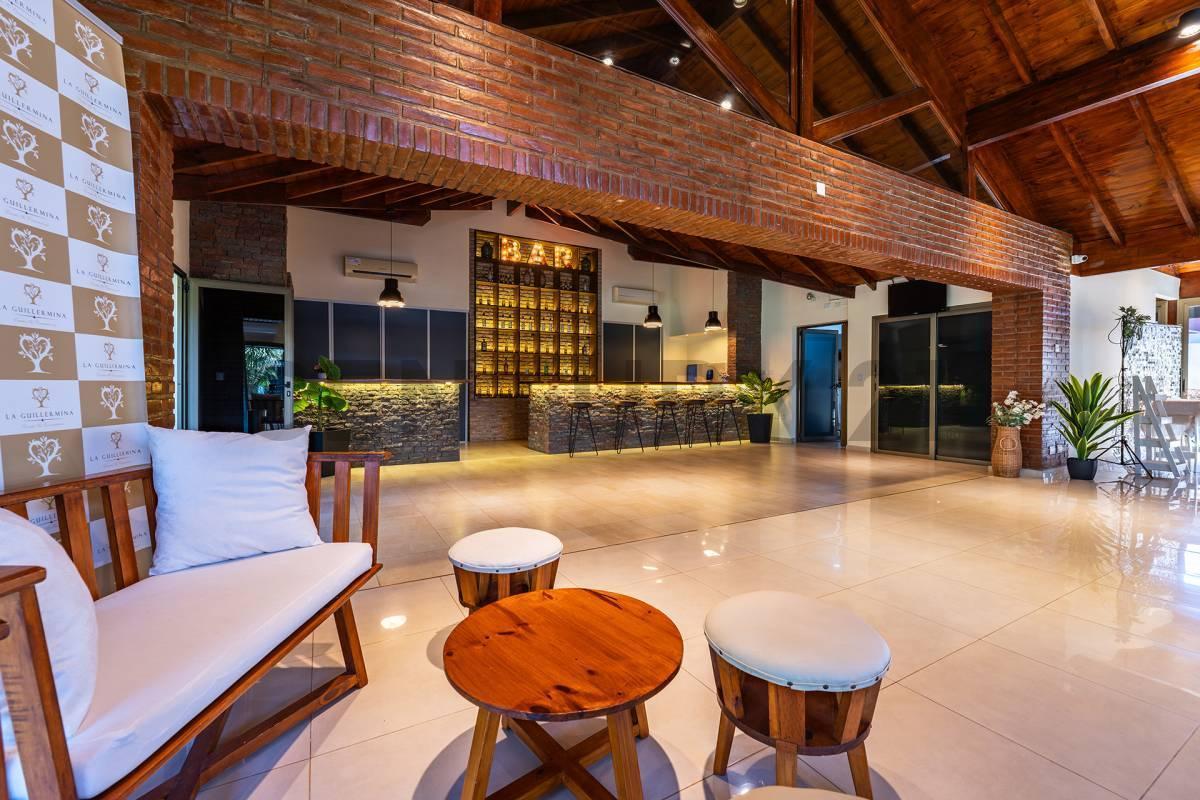 Foto de VENTA PROPIEDAD COMERCIAL SALON DE FIESTAS INVERSIÓN – LOTE 1.900 M², imagen 1