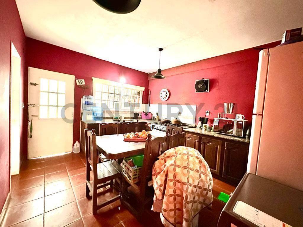 Foto de VENTA CASA 4 AMBIENTES VILLA TESEI GRAN LOTE, imagen 5