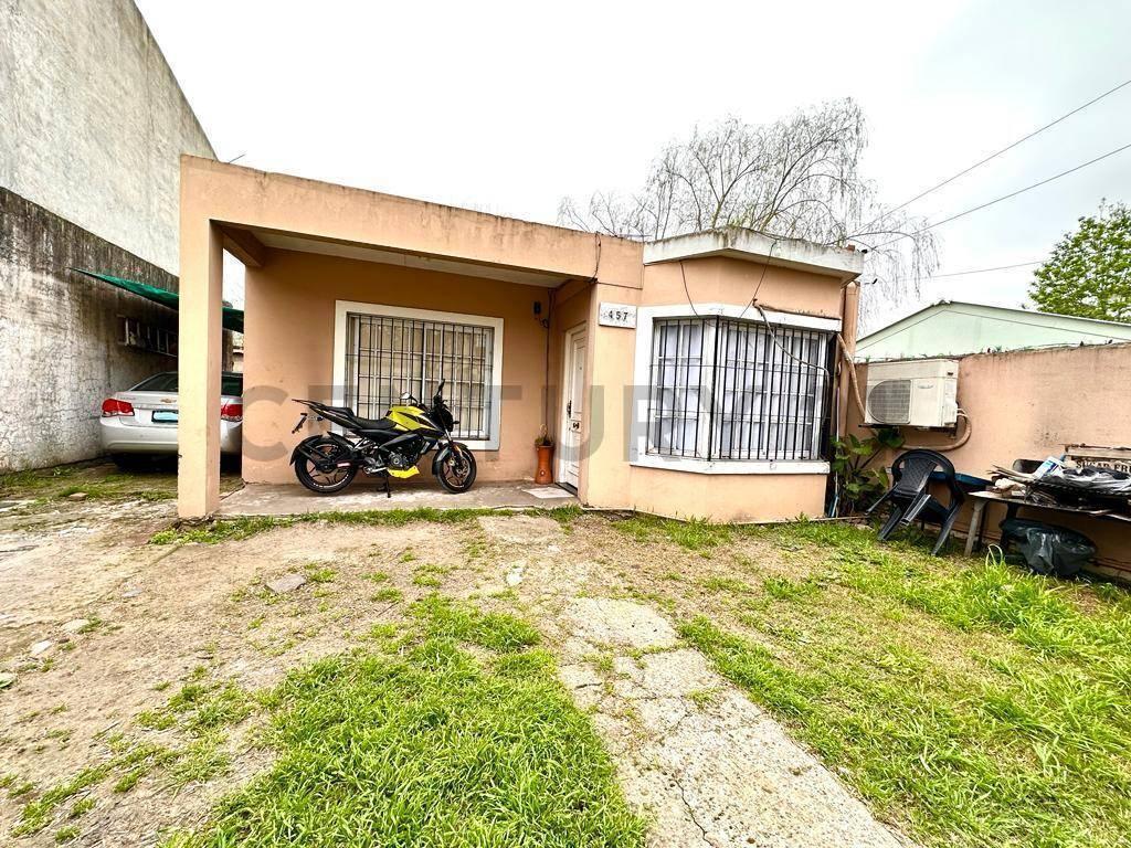 Foto de VENTA CASA 4 AMBIENTES VILLA TESEI GRAN LOTE, imagen 2