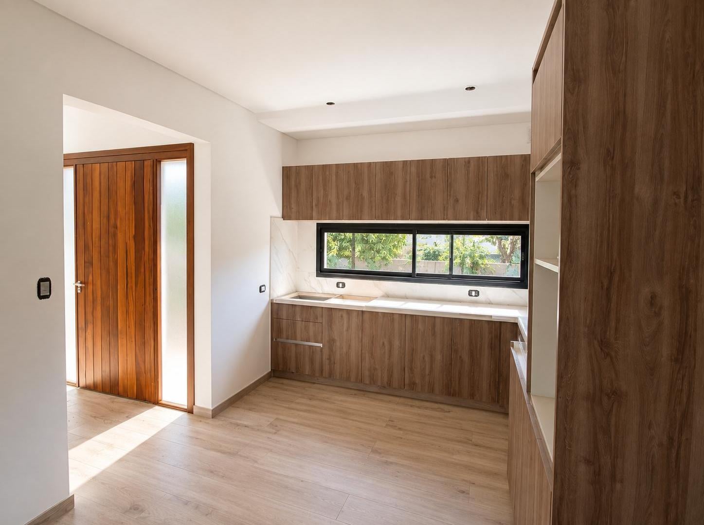 Foto de VENTA CASA 5 AMBIENTES CON FONDO AL LAGO EL CANTÓN ESCOBAR PILETA, imagen 4