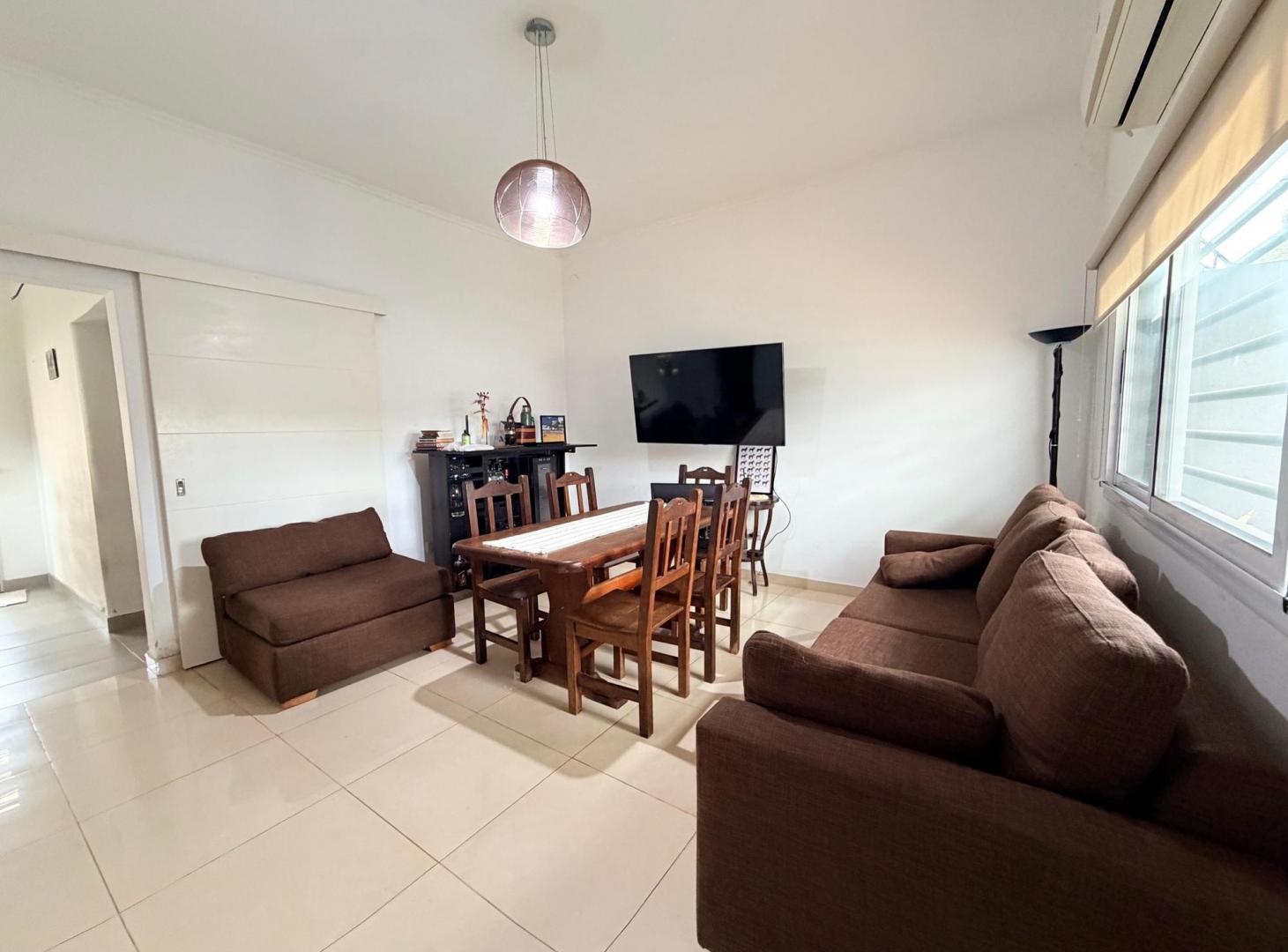Foto de VENTA CASA 3 AMBIENTES ITUZAINGO COCHERA PATIO, imagen 3