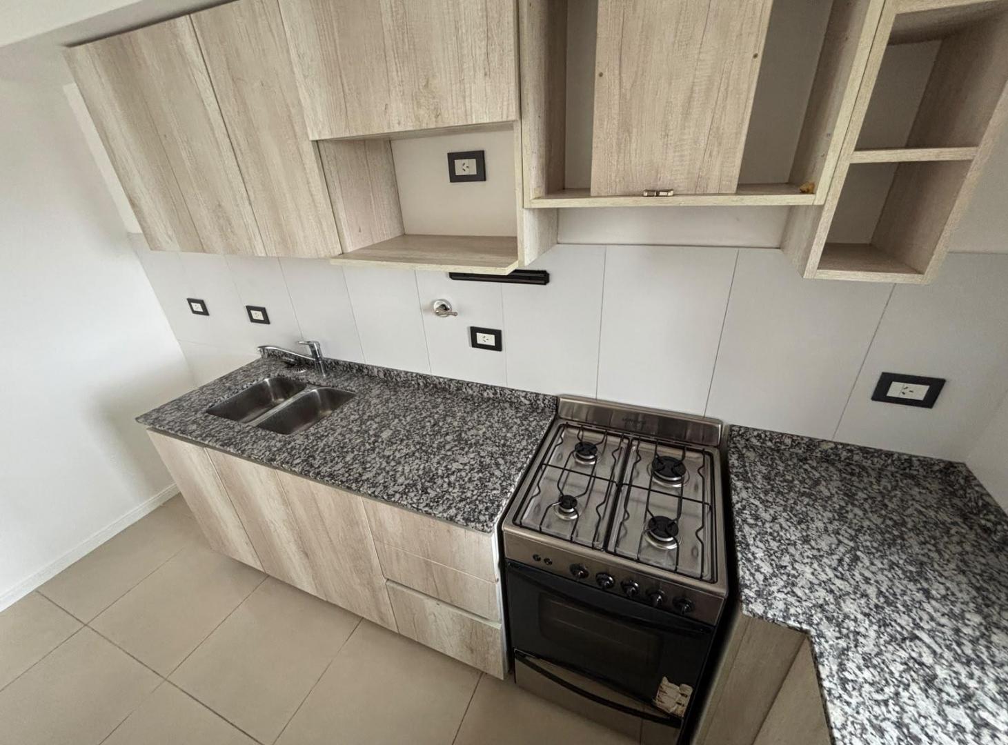 Foto de VENTA | DEPARTAMENTO 2 AMBIENTES CON COCHERA, imagen 2