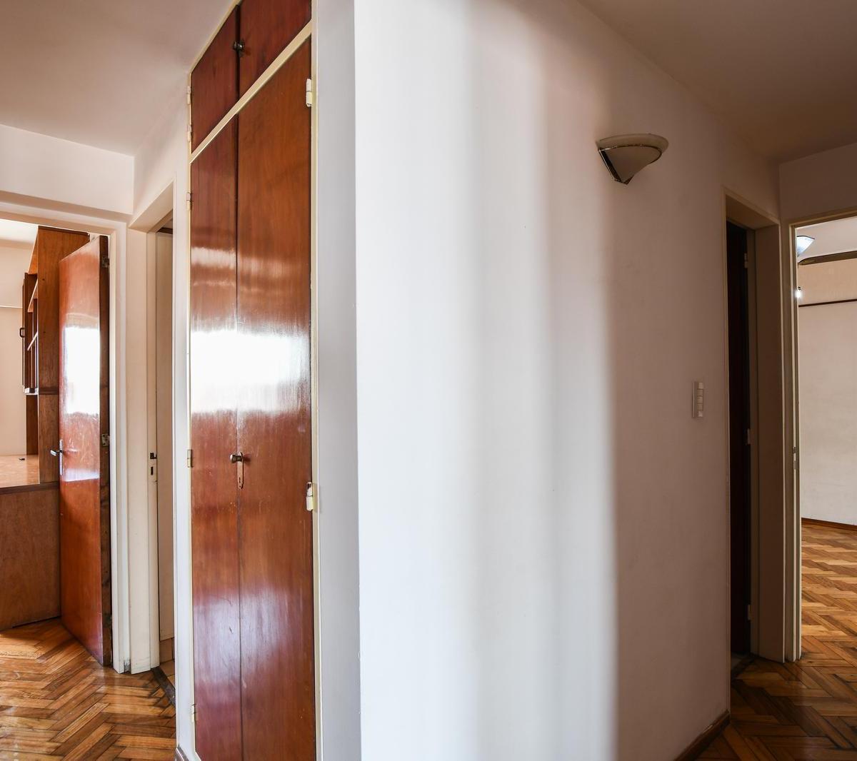 Departamento en Alquiler de Tres Dorm. Balcon Al Frente 5