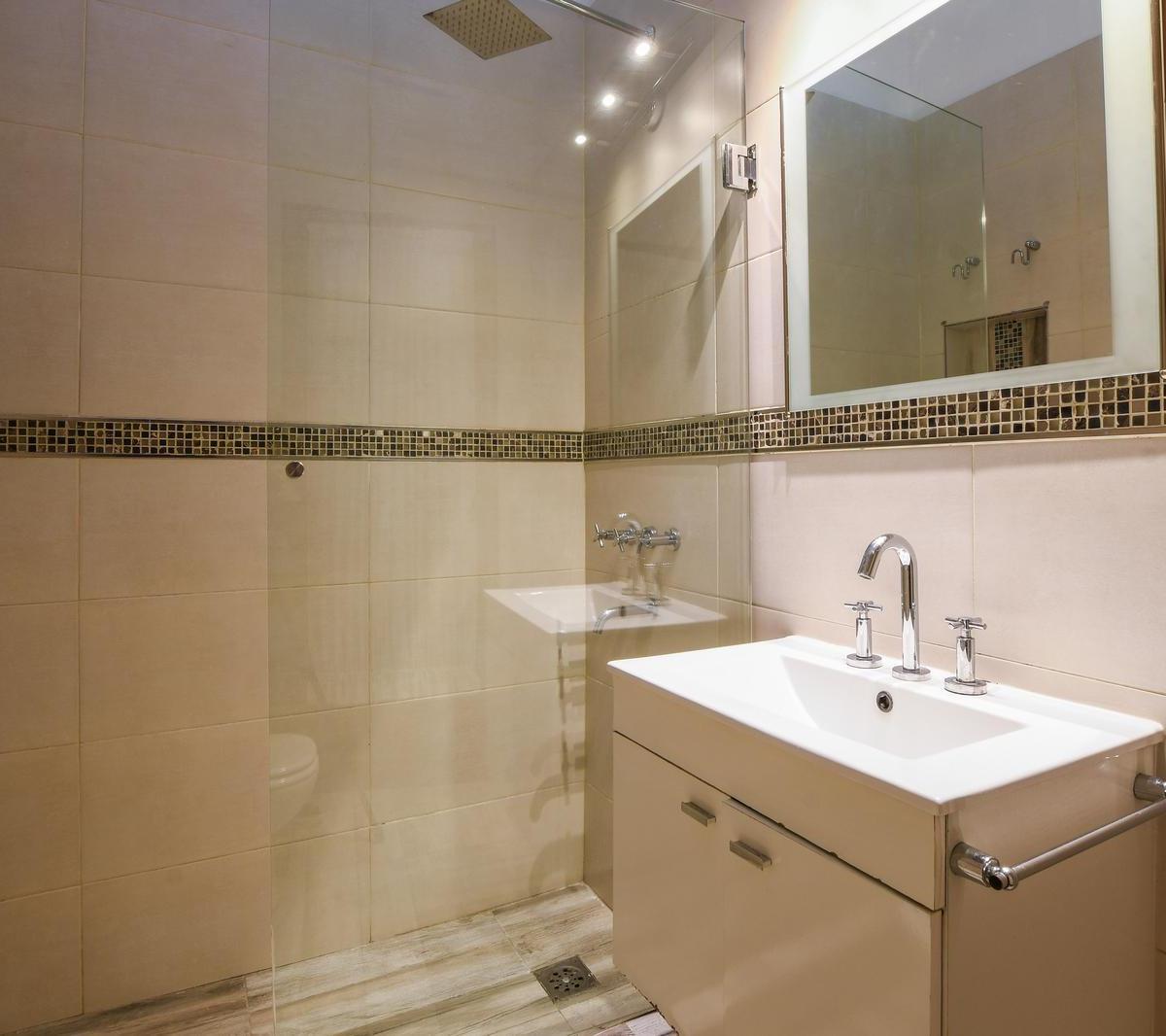 Casa en Venta Arroyito Jardín Tres Dorm. 1