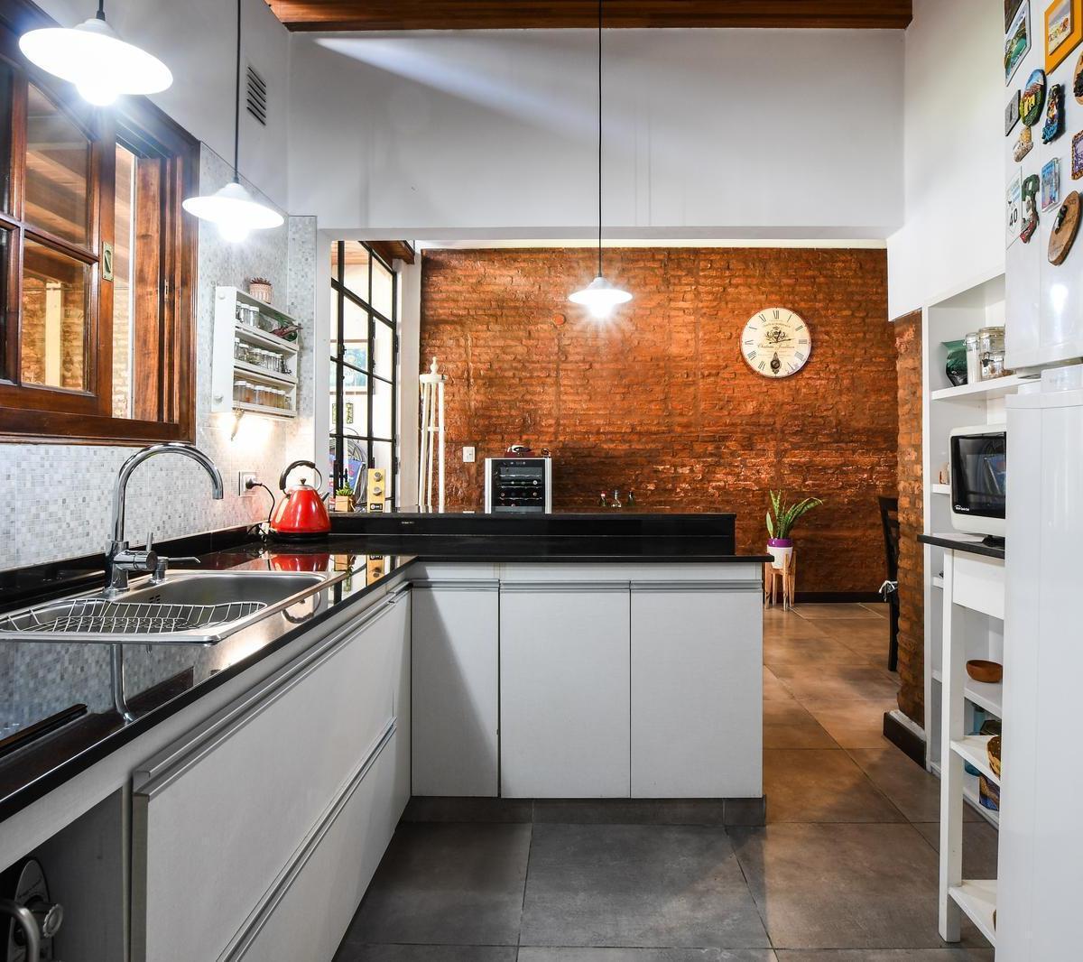 Casa en Venta Arroyito Jardín Tres Dorm. 2