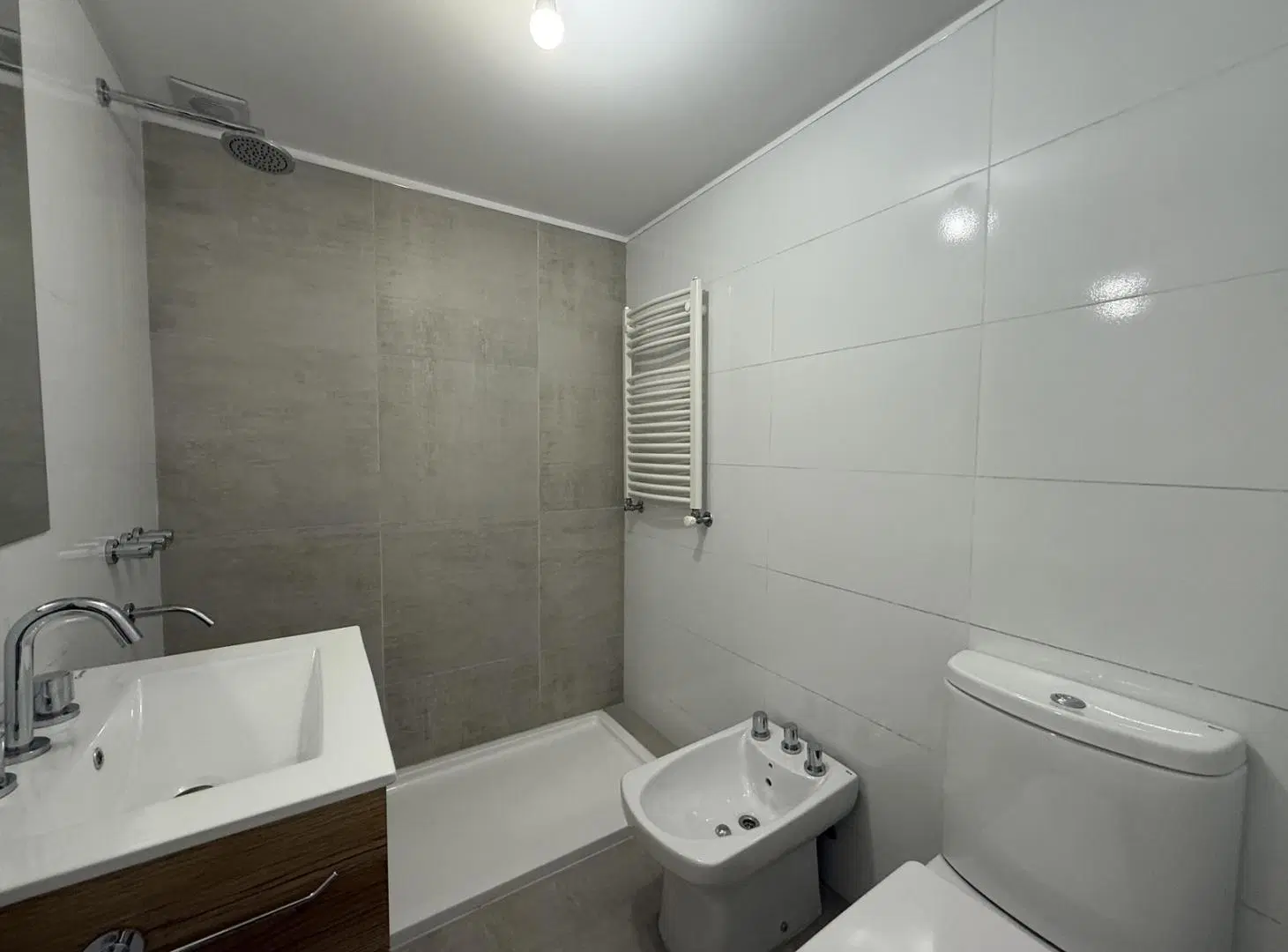 Departamento en venta de dos dormitorios av pellegrini patio exclusivo con parrillero 5