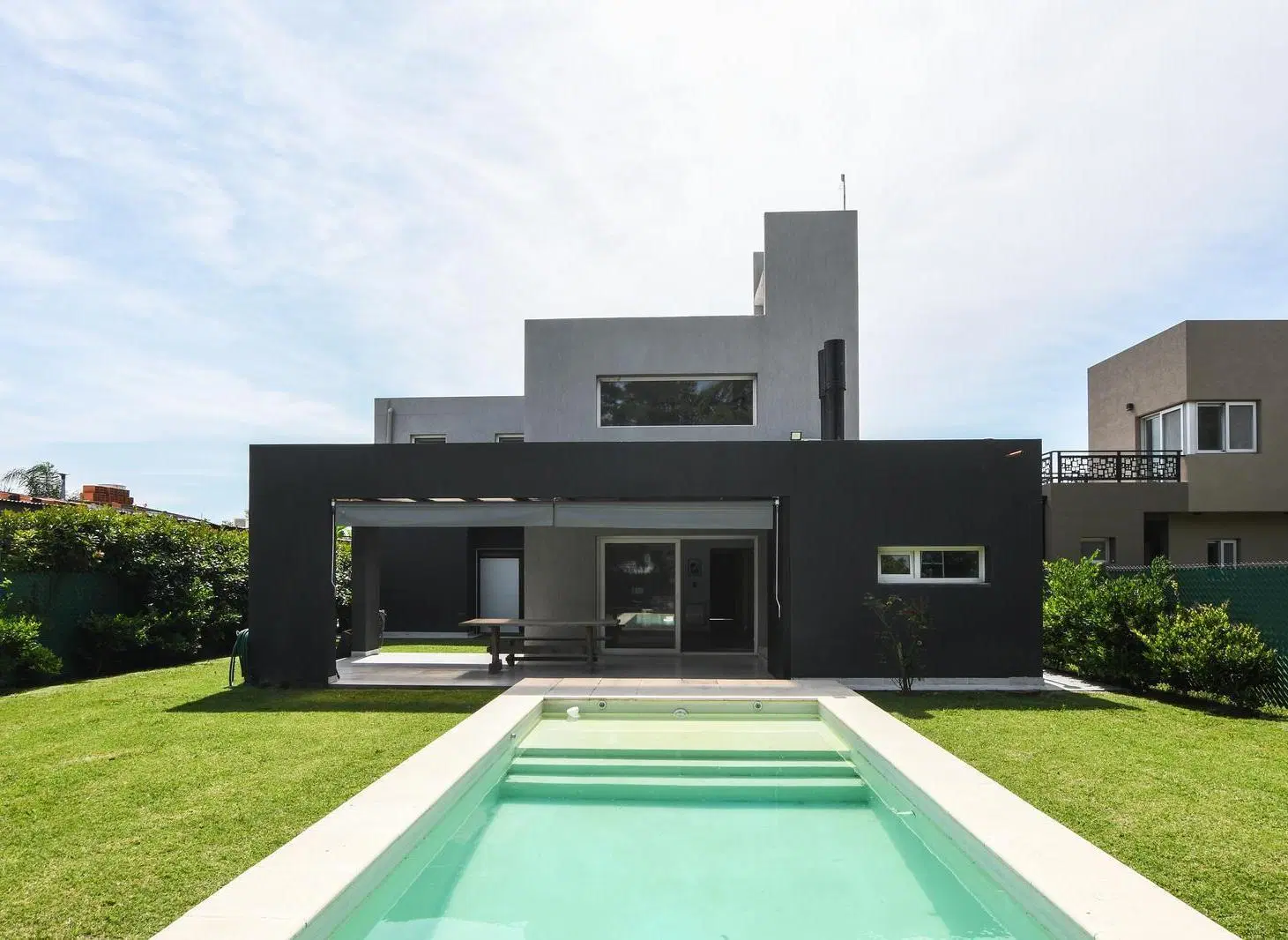 Casa en venta en barrio privado campos de esther pileta galeria con parrilelro primera calidad 3
