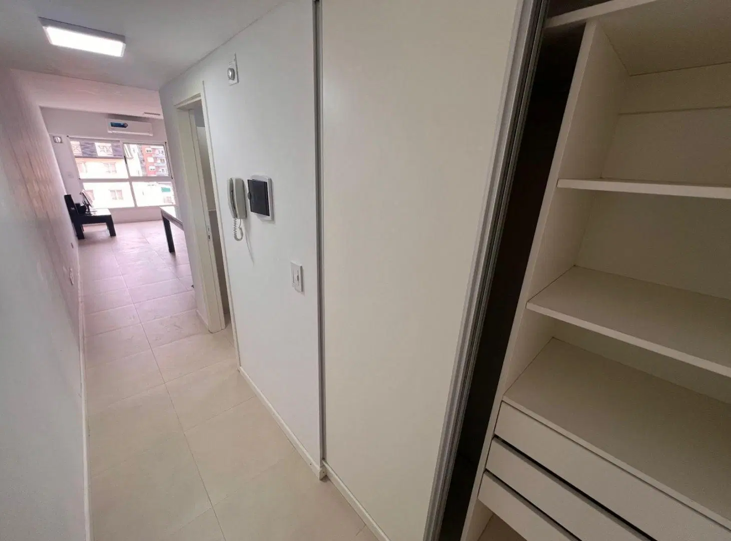 venta monoambiente amplio Paraguay 1576 3