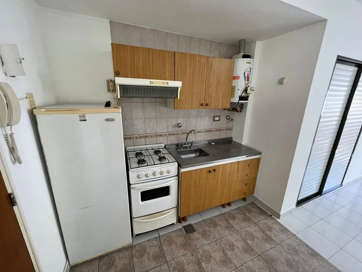 monoambiente amoblado en venta pellegrini y chacabuco 3