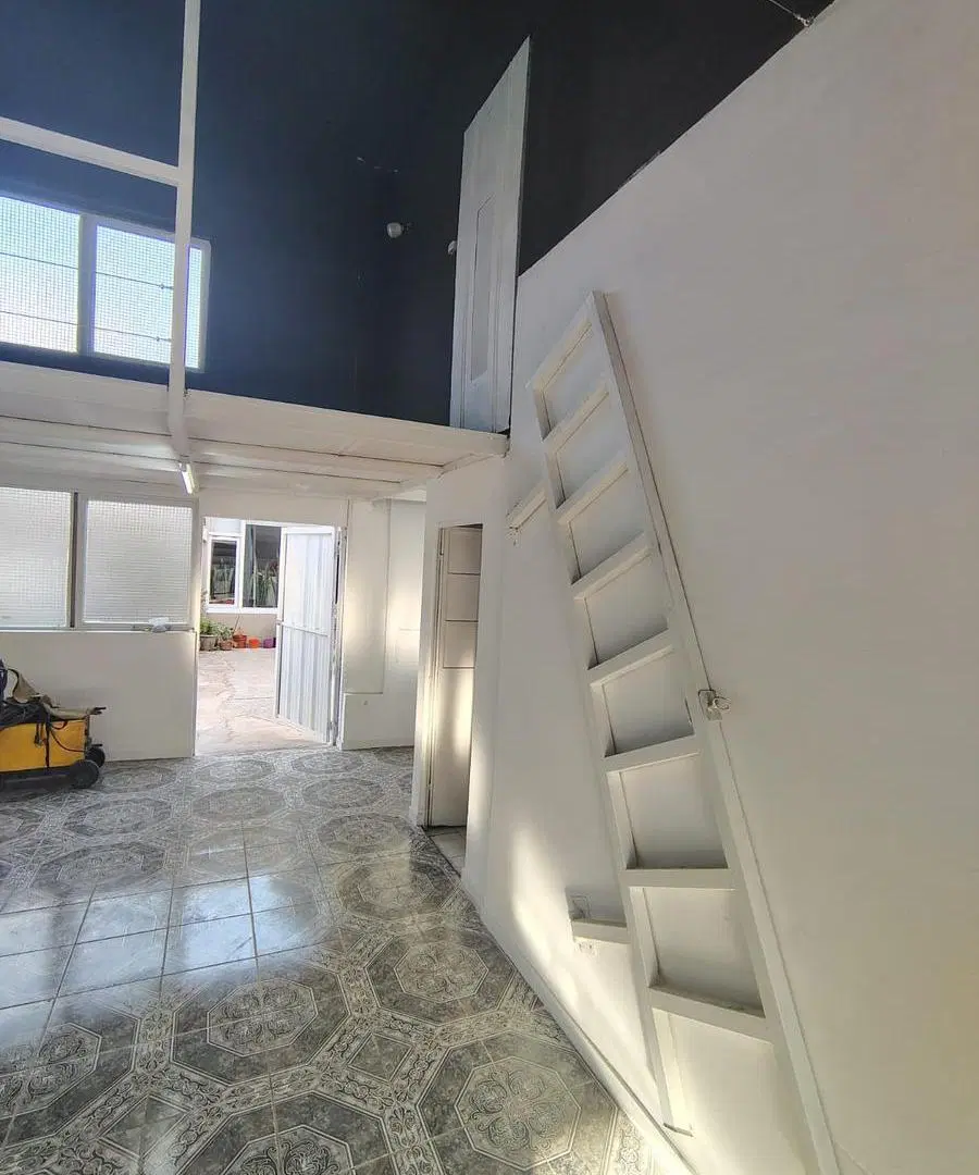 Local a metros de avenida San Martin 5