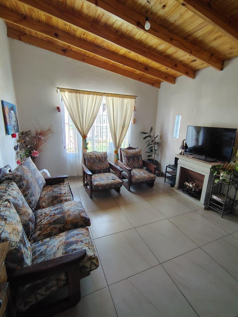 Foto de Casa con pileta en Barrio La Encantada, imagen 2