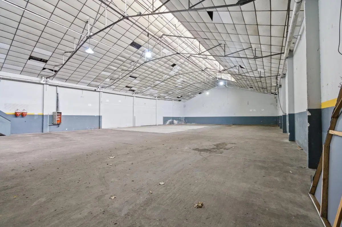 GALPÓN INDUSTRIAL 650 M² CUBIERTOS SOBRE AV. | APTO LOGÍSTICA E INGRESO DE CAMIONES 5