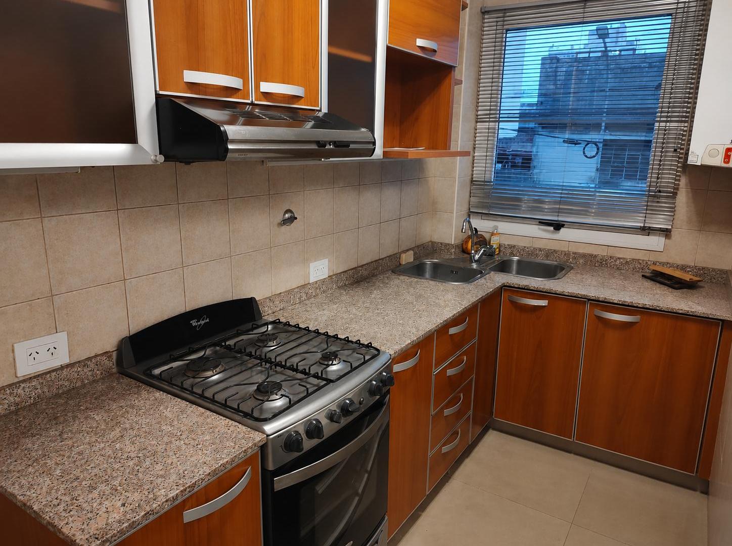 DEPARTAMENTO DE 3 AMBIENTES SEMI PISOC/ COCHCERA DE 69 M2