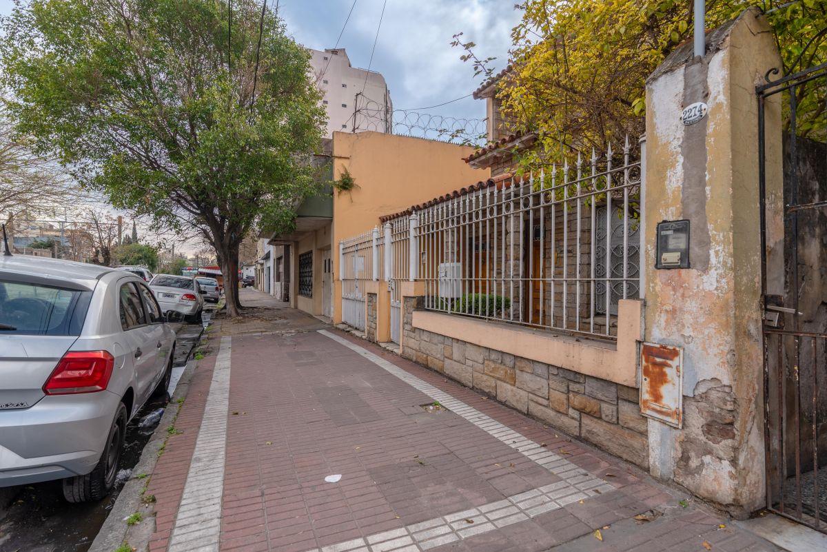 Foto de APTO CREDITO VENTA CASA CHALET DE ESTILO DE 6 AMBIENTES LANUS, imagen 3
