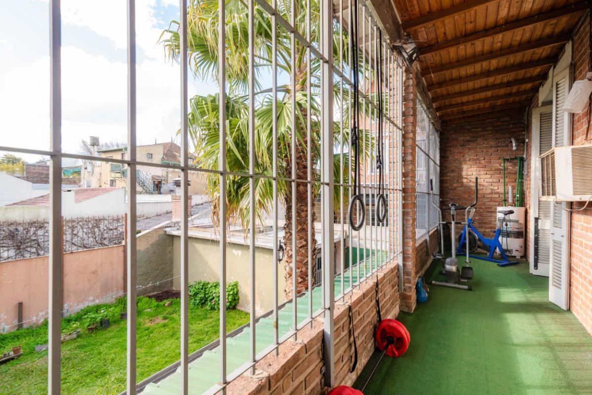 Foto de VENTA CASA CHALET INGLES DE 6 AMBIENTES TEMPERLEY, imagen 5