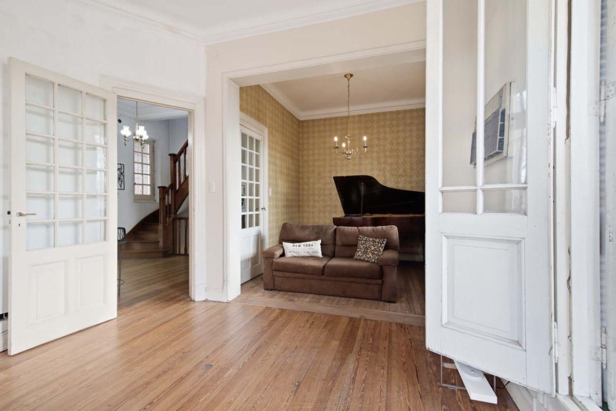 Foto de VENTA CASA CHALET INGLES DE 6 AMBIENTES TEMPERLEY, imagen 1
