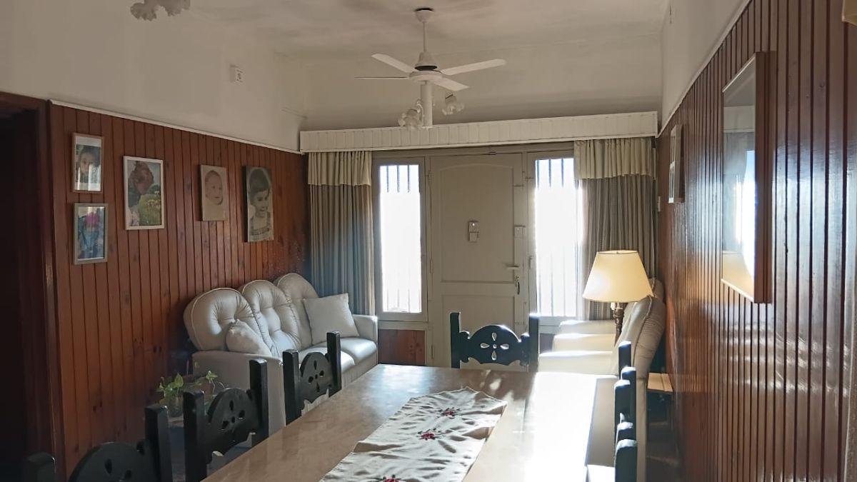 Foto de Venta Casa Chalet de 3 Ambientes Lomas de Zamora Apto Crédito, imagen 3