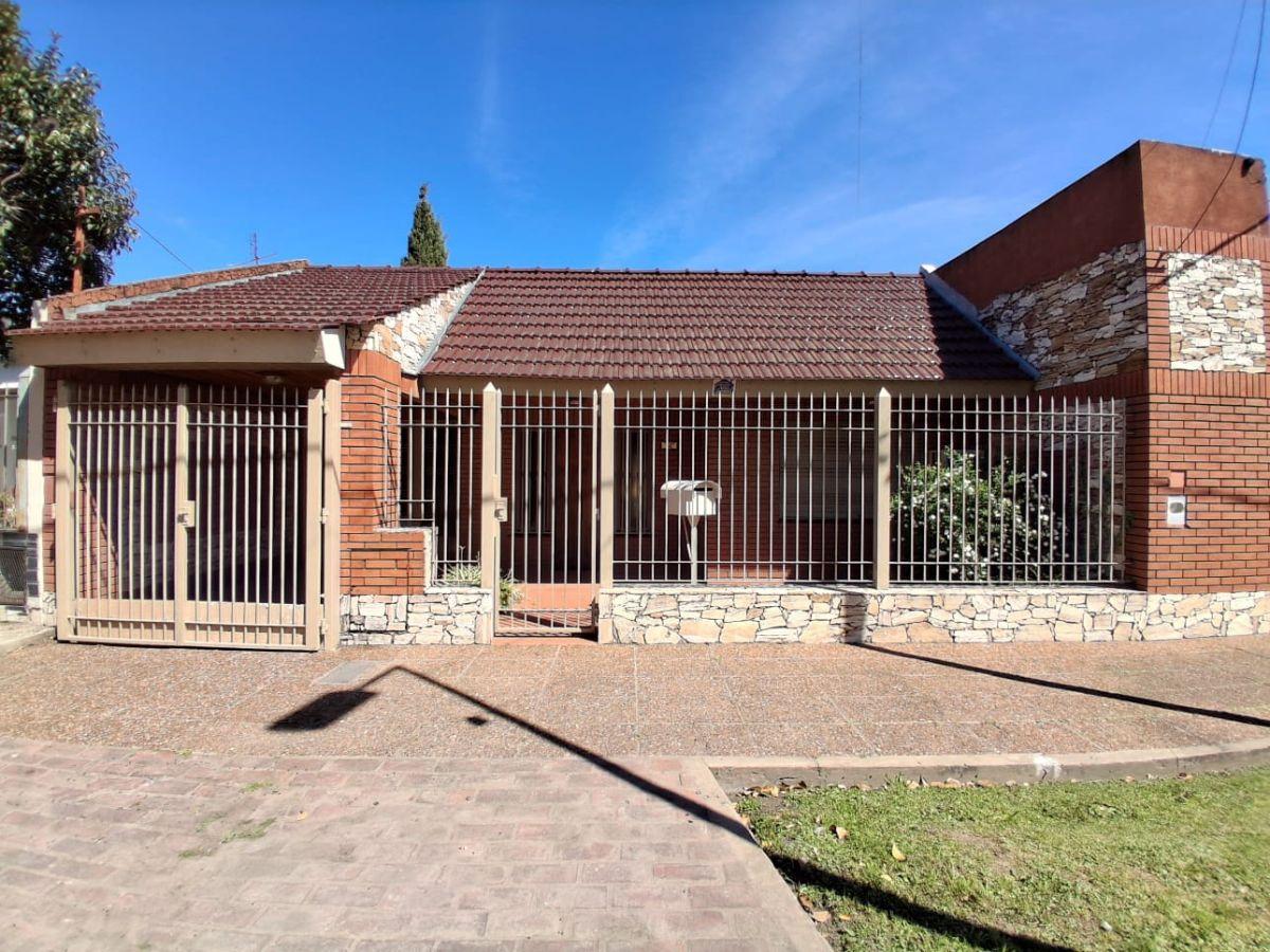 Foto de Venta Casa Chalet de 3 Ambientes Lomas de Zamora Apto Crédito, imagen 4