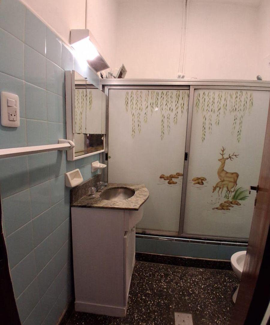 Foto de Venta Casa Chalet de 3 Ambientes Lomas de Zamora Apto Crédito, imagen 2
